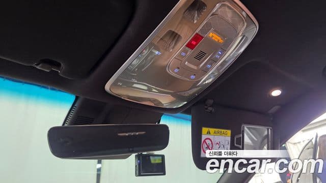 Genesis Electrified G80 2022 — ფოტო 17/20
