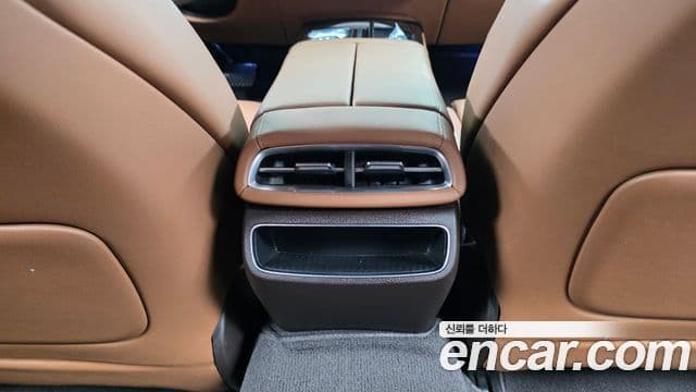 Genesis Electrified G80 2022 — ფოტო 19/20