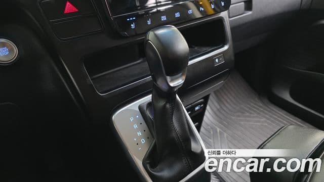 Hyundai Staria 2021 — фото 9 из 20