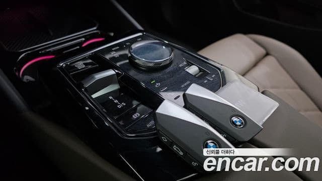 BMW 5 Series 2025 — Şəkil 9/20