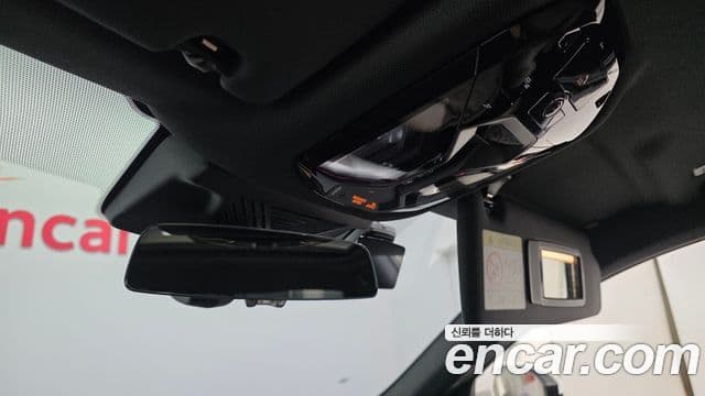 BMW 5 Series 2025 — Photo 29/31
