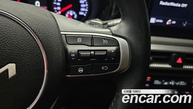Kia K5 2022 — Şəkil 17/20