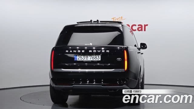 Land Rover Range Rover 2023 — ფოტო 4/20