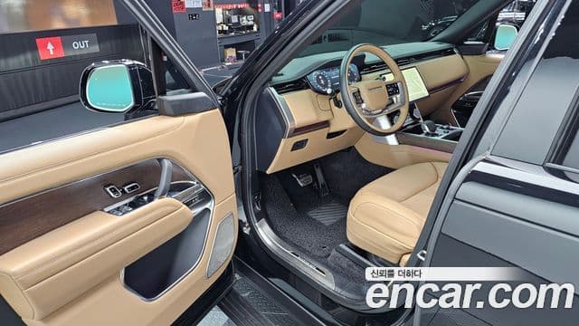 Land Rover Range Rover 2023 — фото 10 из 20