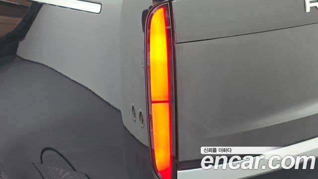 Land Rover Range Rover 2023 — ფოტო 23/34