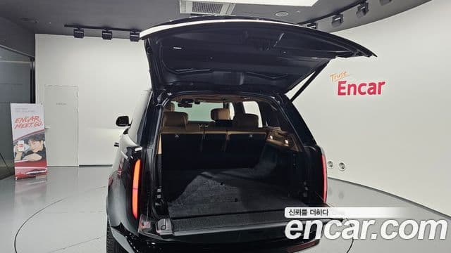 Land Rover Range Rover 2023 — ფოტო 28/34