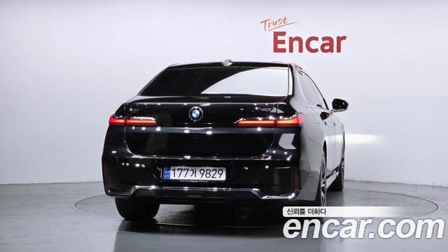 BMW 7 Series 2024 — ფოტო 4/20