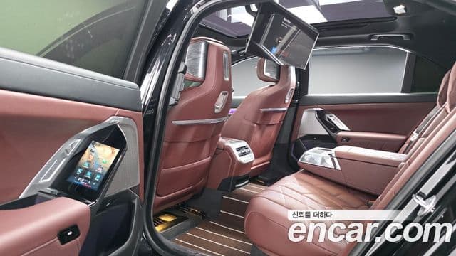 BMW 7 Series 2024 — ფოტო 11/20