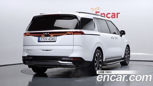 Kia Carnival 2023 — Фото 2/20