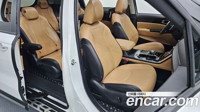 Kia Carnival 2023 — Фото 11/20