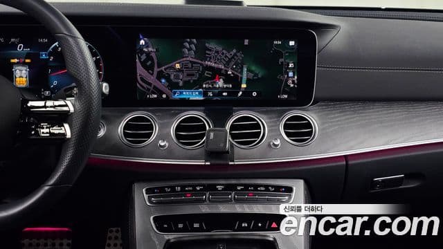 Mercedes-Benz E-Class 2022 — Şəkil 12/20