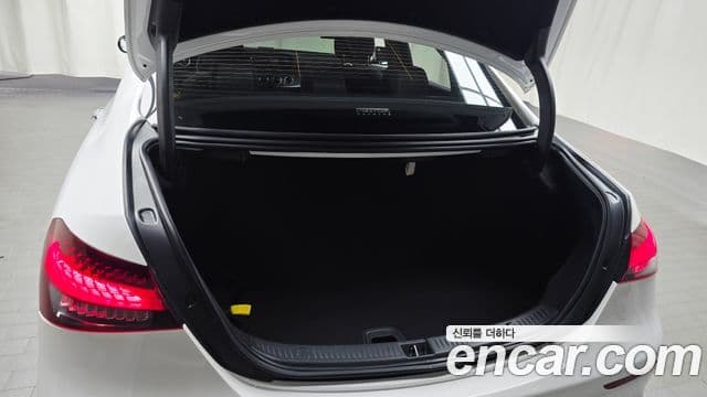 Mercedes-Benz E-Class 2022 — Şəkil 17/20