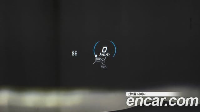 Mercedes-Benz E-Class 2022 — Photo 26/34