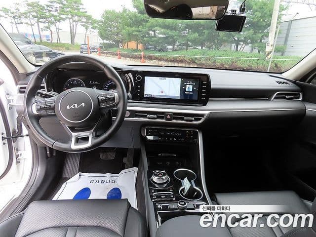 Kia K5 2022 — Şəkil 10/20
