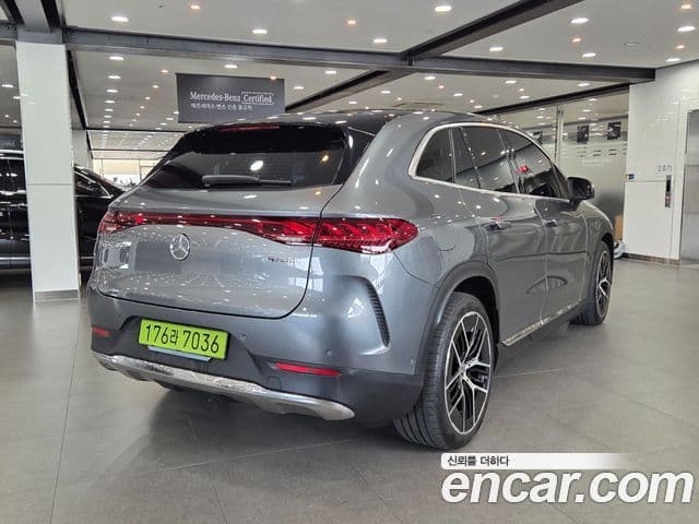 Mercedes-Benz EQE SUV 2025 — Photo 9/20