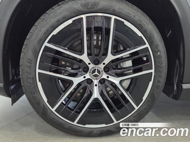 Mercedes-Benz EQE SUV 2025 — Photo 3/20