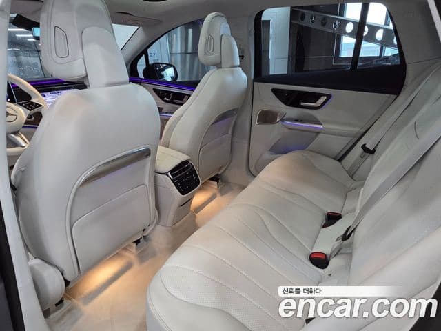 Mercedes-Benz EQE SUV 2025 — Photo 19/20