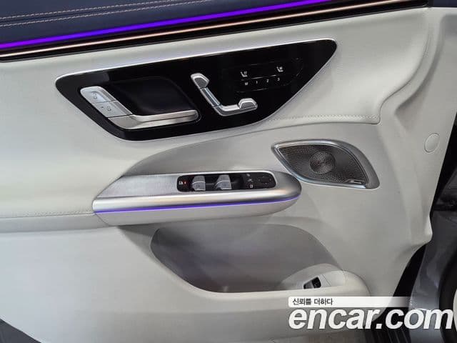 Mercedes-Benz EQE SUV 2025 — Photo 6/20
