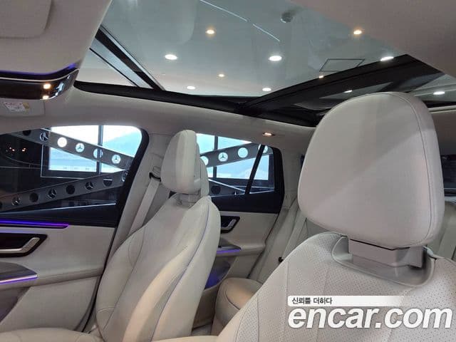 Mercedes-Benz EQE SUV 2025 — Photo 11/20