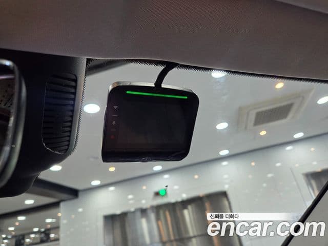 Mercedes-Benz EQE SUV 2025 — Photo 13/20