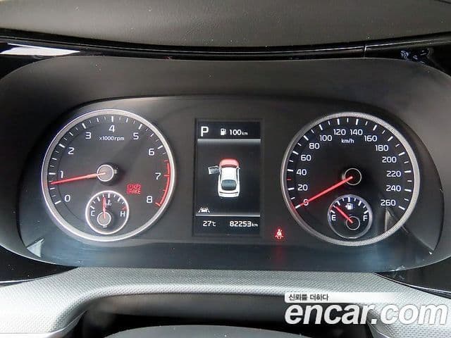 Kia K5 2022 — ფოტო 8/19