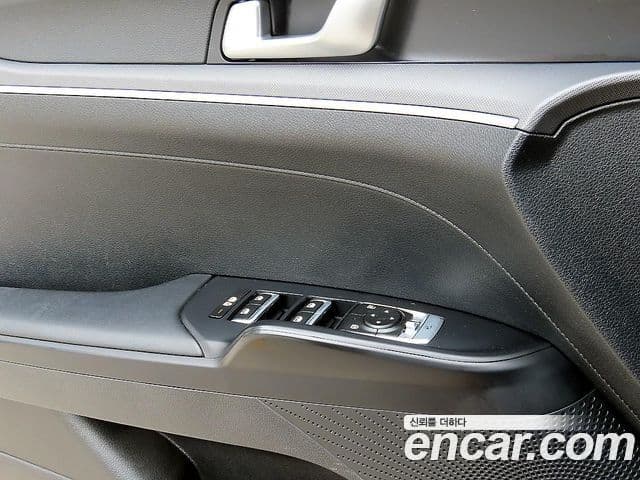 Kia K5 2022 — ფოტო 10/19