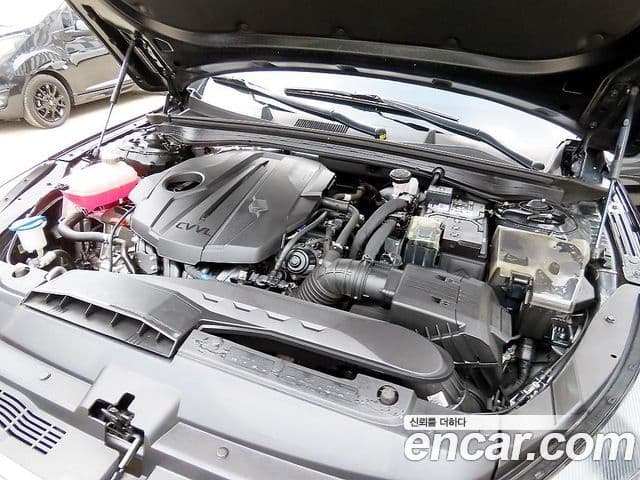Kia K5 2022 — ფოტო 17/19