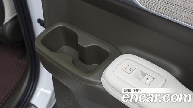 Hyundai Santa Fe 2024 — ფოტო 19/20