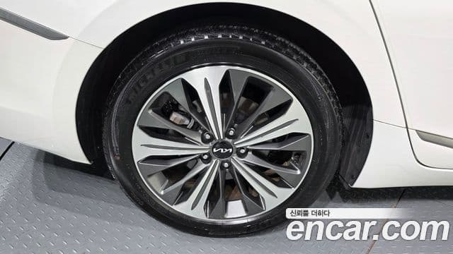 Kia K8 2021 — ფოტო 24/38