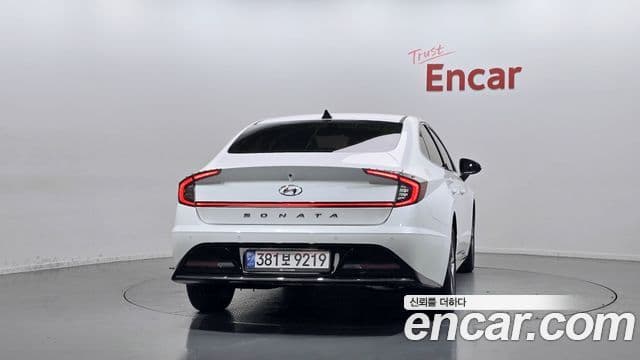 Hyundai Sonata 2022 — ფოტო 4/20