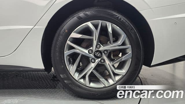 Hyundai Sonata Hybrid 2022 — Şəkil 27/30