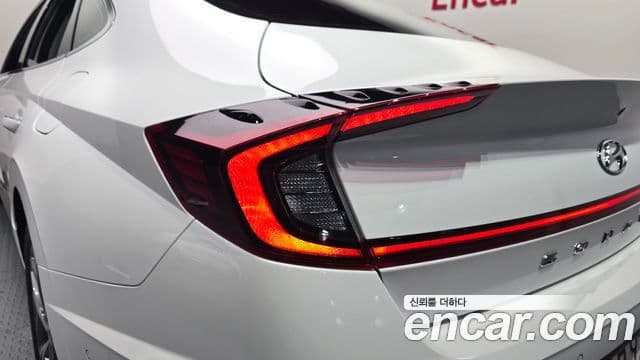 Hyundai Sonata Hybrid 2022 — Şəkil 24/30