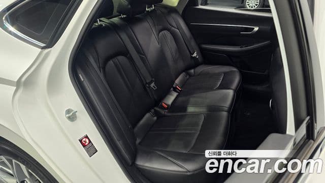 Hyundai Sonata Hybrid 2022 — Şəkil 14/30