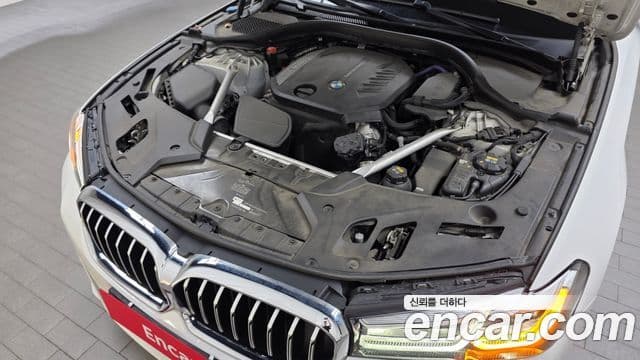 BMW 5 Series 2021 — фото 6 из 20