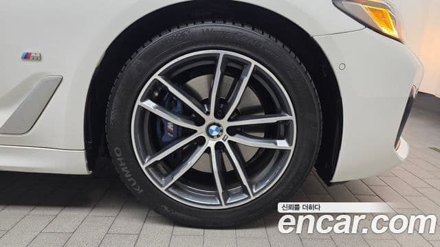 BMW 5 Series 2021 — Şəkil 15/32