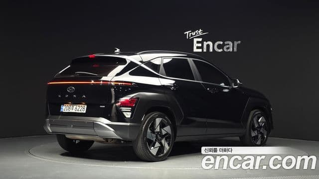 Hyundai Kona 2023 — ფოტო 2/20