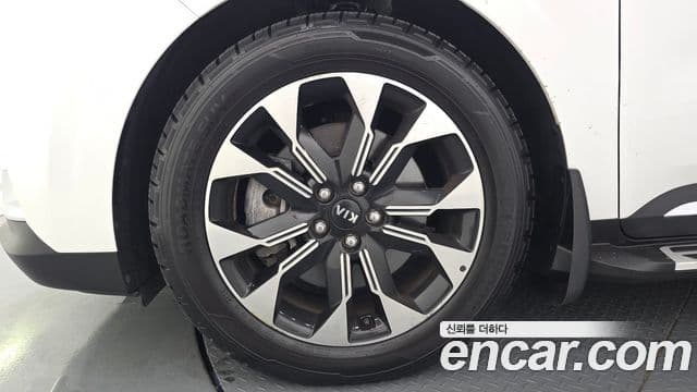 Kia Carnival 2020 — фото 5 из 20