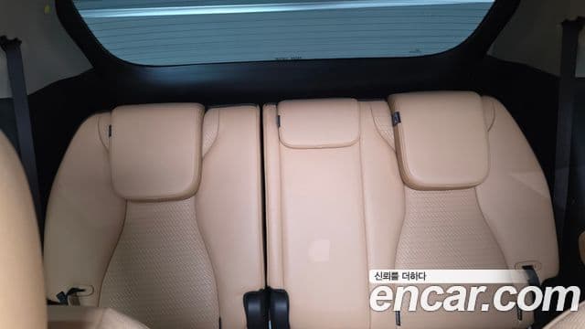 Kia Carnival 2020 — фото 12 из 20