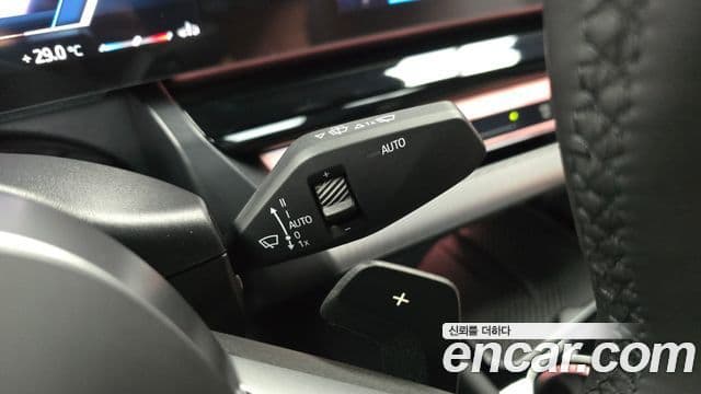 BMW 5 Series 2025 — Photo 13/33