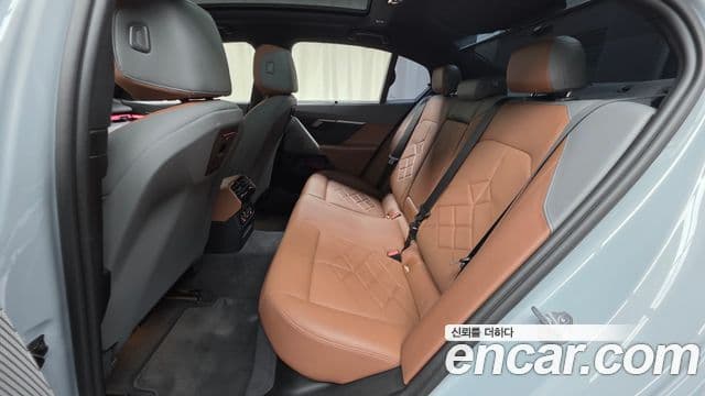 BMW 5 Series 2024 — Şəkil 12/20