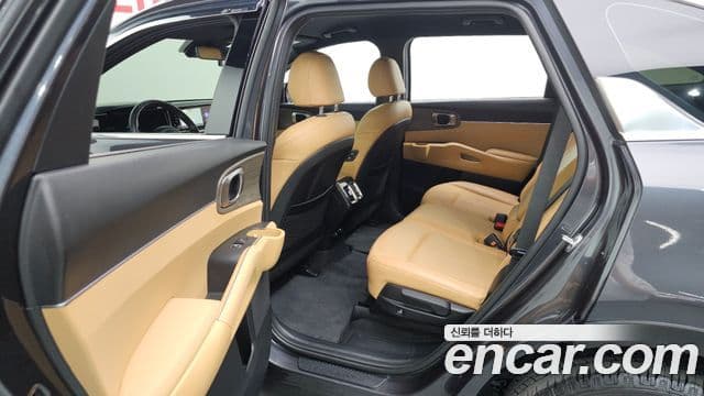 Kia Sorento 2022 — Фото 19/20