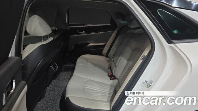 Kia K5 2023 — Şəkil 12/20