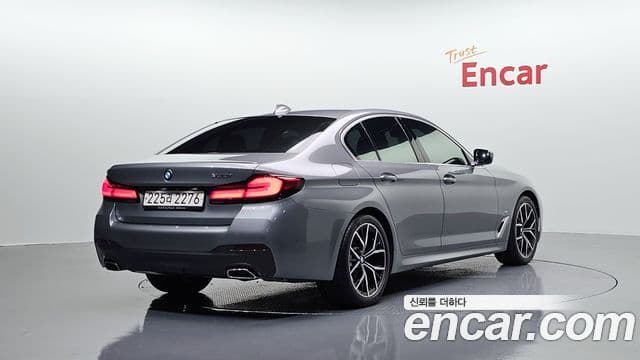 BMW 5 Series 2023 — ფოტო 1/20