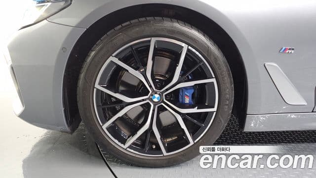 BMW 5 Series 2023 — ფოტო 4/20