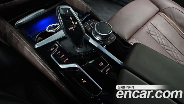 BMW 5 Series 2023 — ფოტო 8/20