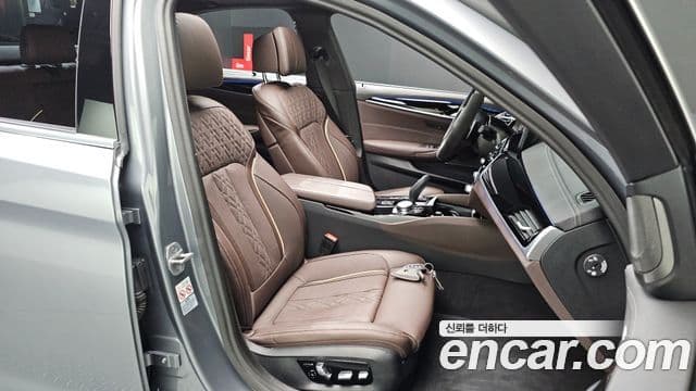 BMW 5 Series 2023 — ფოტო 12/20