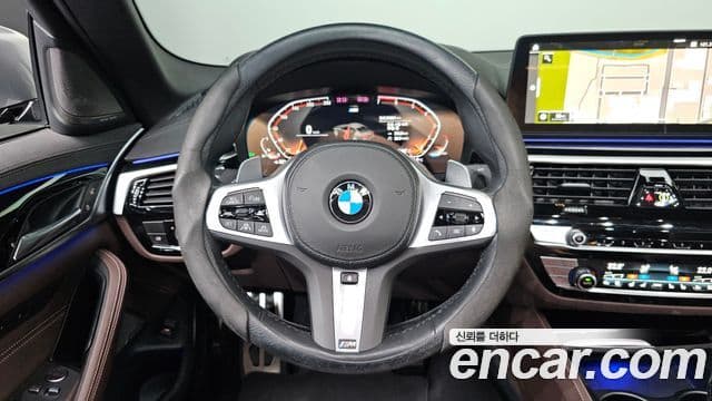 BMW 5 Series 2023 — ფოტო 13/20