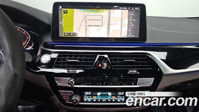 BMW 5 Series 2023 — ფოტო 16/20