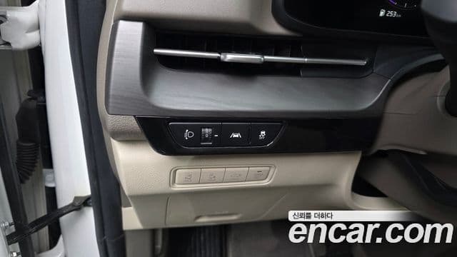 Kia Carnival 2021 — Фото 13/20