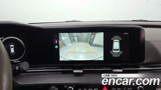 Kia Carnival 2021 — фото 16 из 20